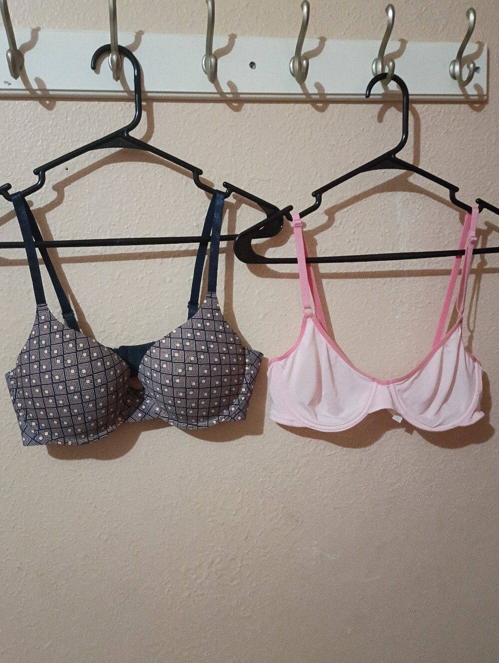 SIZE 34 C BUNDLE XHILRATION AND ADRIENNE VITTADINI